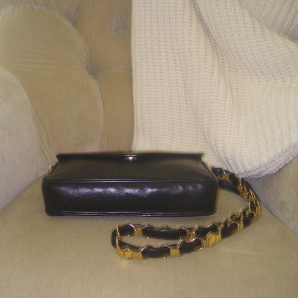 VTG Auth REVILLON PARIS Chevron Quilted RARE COLLECTOR'S Medallion Shoulder Bag - Picture 8 of 10